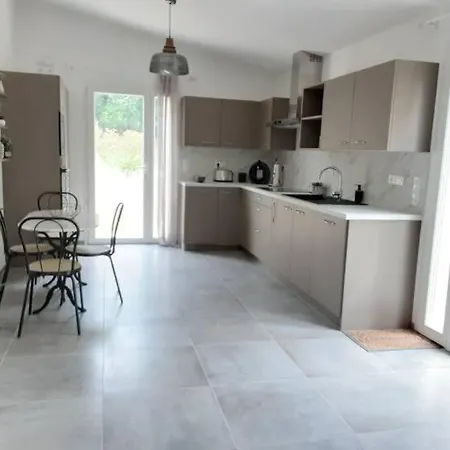 Bastide Provencale Villa Cadenet Buitenkant foto